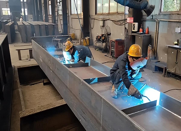 4月天,雨季來臨,沈陽鋼結構工程怎樣施工才能保證安全